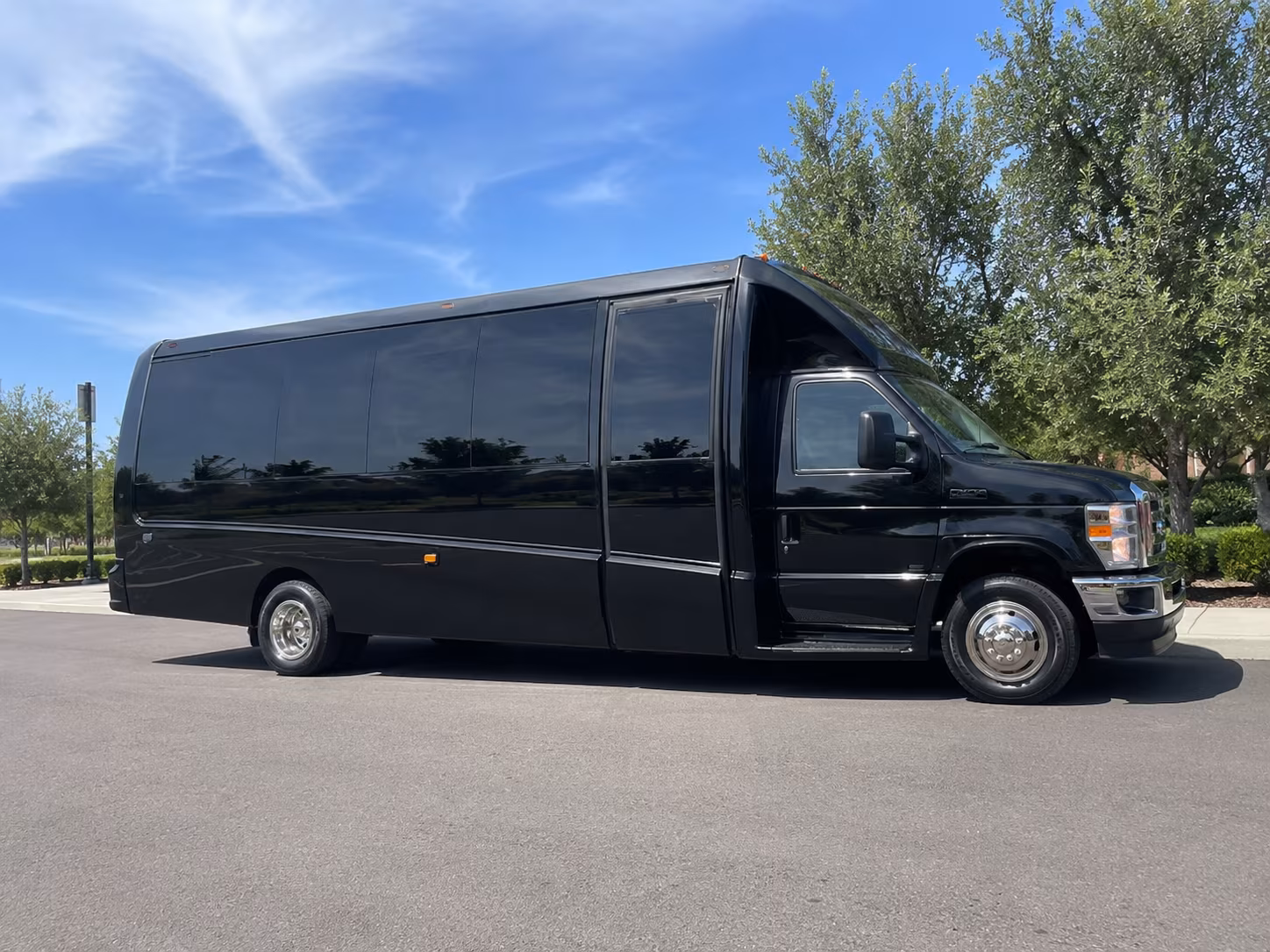 convention and conference shuttle buses serving henderson to the strip